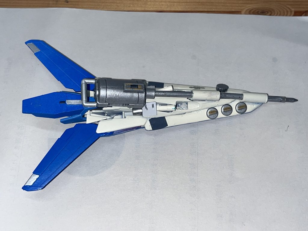 シールドのジャッジメント・スパイクに搭載されているAIのシステム名はA.R.I.E.S.（Autonomous Remote Integrated Engagement System）で、自立型・遠隔操作・統合戦闘システム」を意味する。アリエスは英語で牡羊座を意味し、先陣を切る象徴があるため、そのような名前が付けられた。