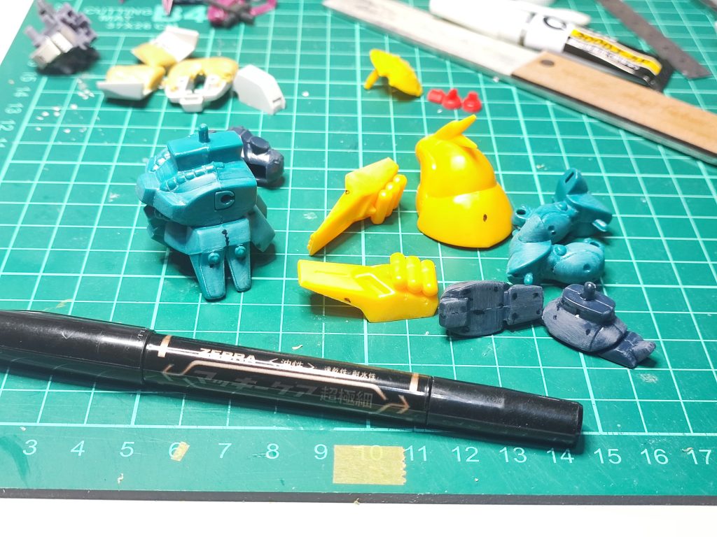 古いキットではあるので、ヒケやモールドは甘いところ