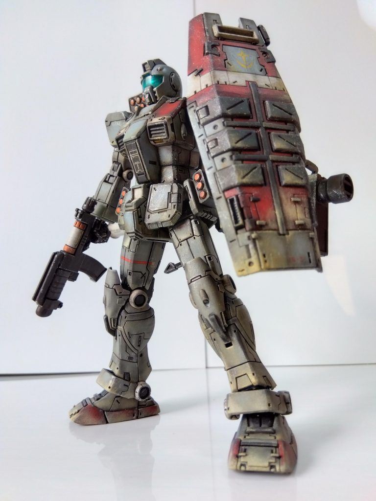 シールドにつきましては防御力向上の為、ゴツめにカスタマイズ済ませております。