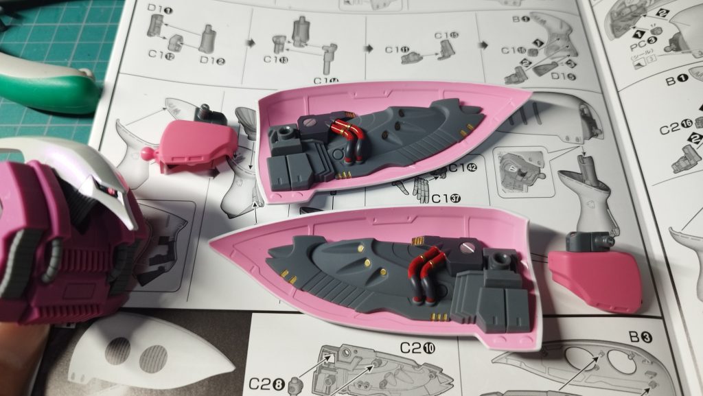 バインダーうらをちまちま部分塗装