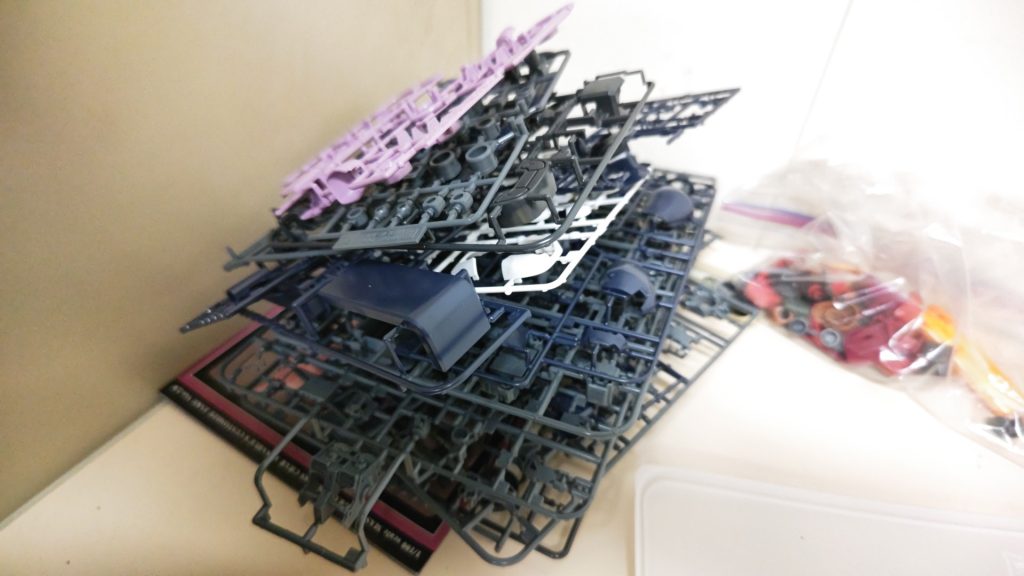 組み立て開始やや部品が、あまる奴