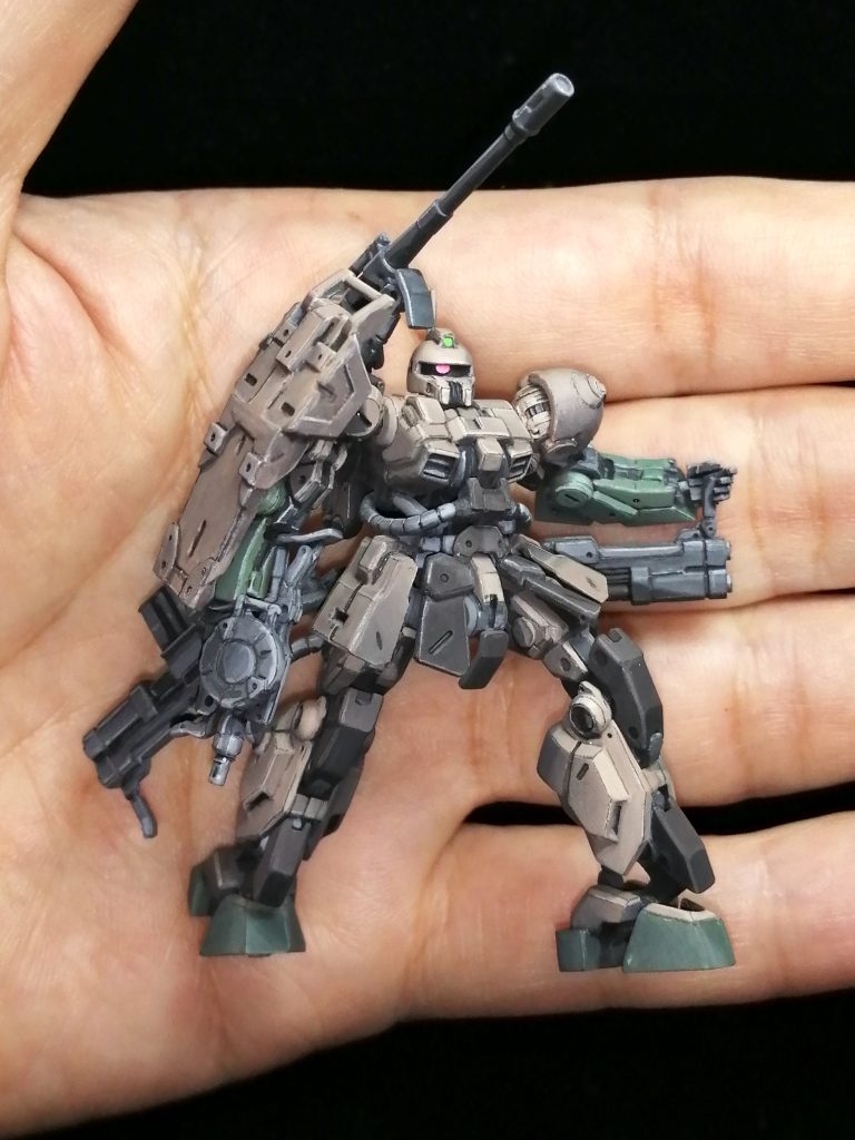 とは言え、一部パーツを接着してしまったこともありまぁまぁ難航しましたが、なんとか仕上がったかなと。そもそも、ここまでの筆塗りはやったことが無く、、、今後精進が必要ですね😅