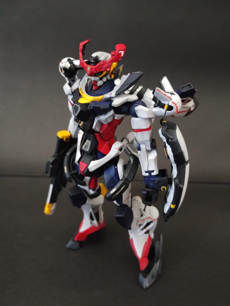 アニメ設定カラーはあまり好きではないので適当に配色した。