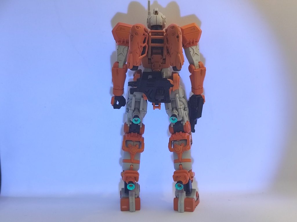 背面側は特に加工していません本家MSVのライトアーマーが