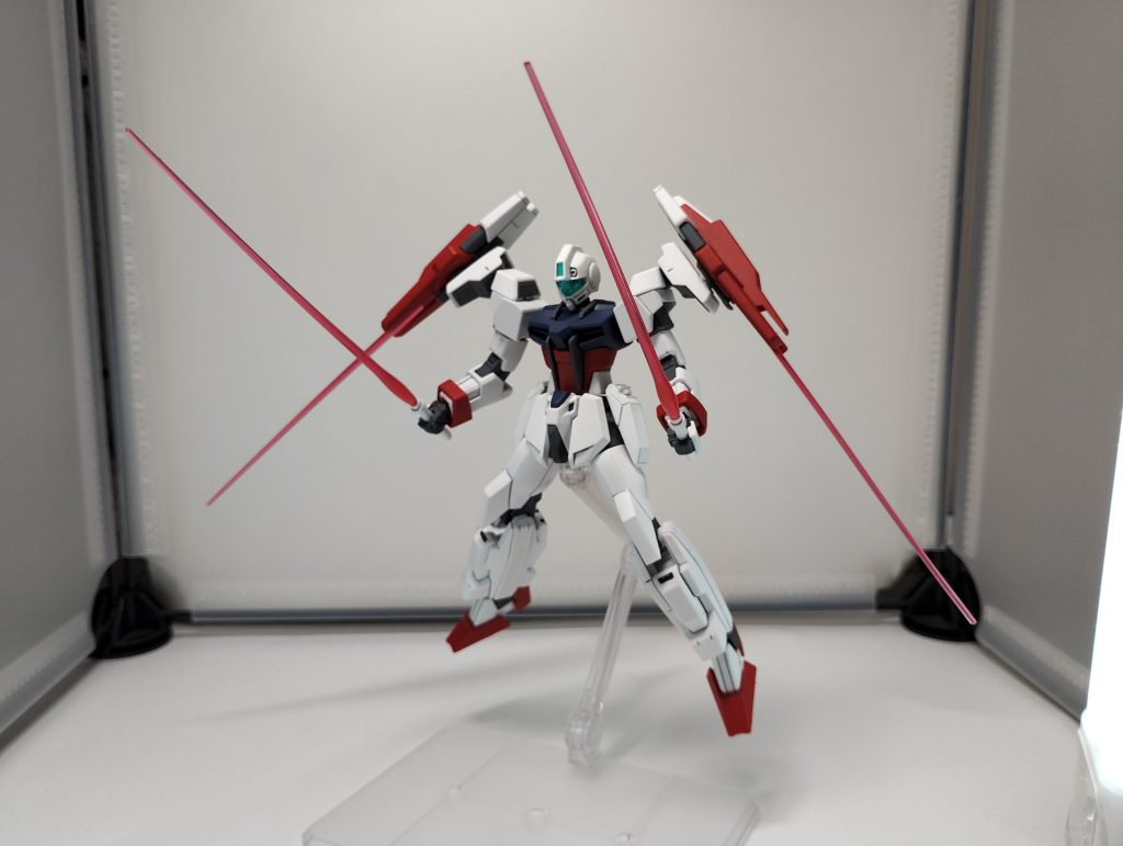 ダガーLの腰パーツを付けているので四刀流も可能です。