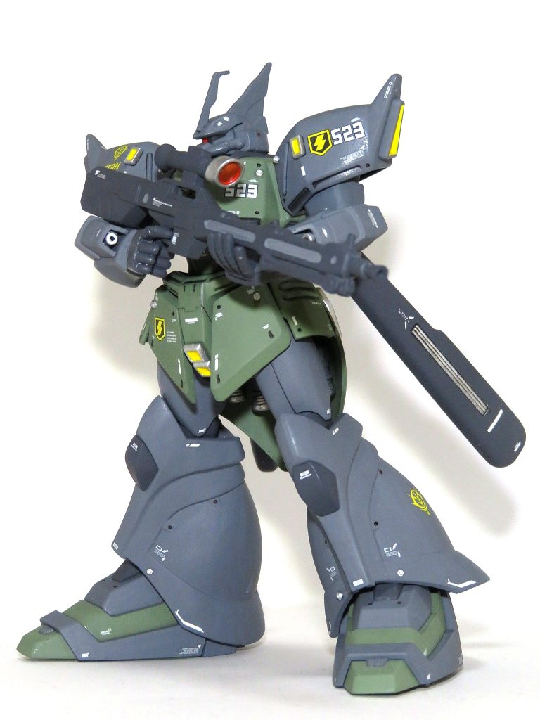 左手のライフルの持ち手が付いているのも嬉しいポイント( ´ー`)