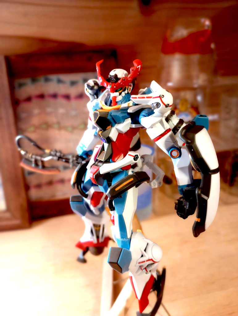 昔ながらのスチレンは無くなって、複合系(エラストマ?)のプラに代わってしてPEのキャップが無くなった。これは設計自由度上がるわ。