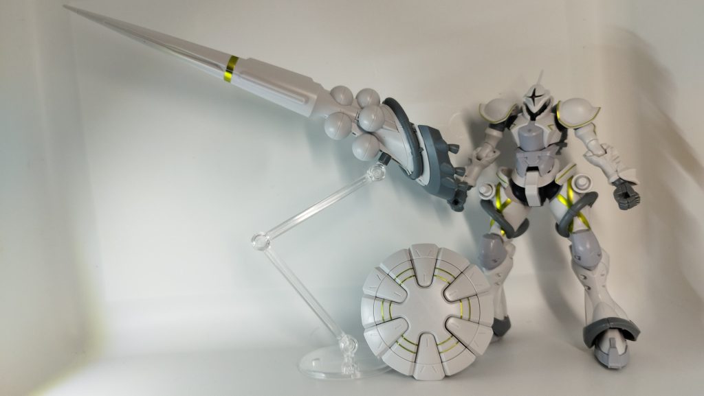 組み立てとシール張り飲みながら昨晩日をまたいで終わらせましたす