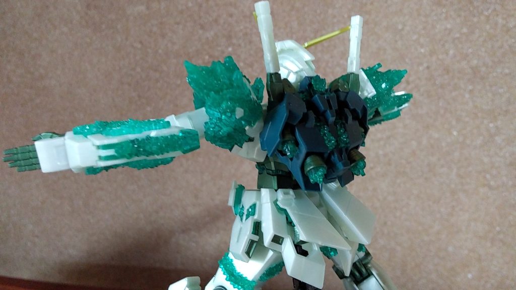 とても1/144とは思えない精密かつ緻密な再現です。今回は久しぶりにパチ組みでしたが改めてガンプラの凄さ、奥深さ、手軽さなど、色々と感じました。