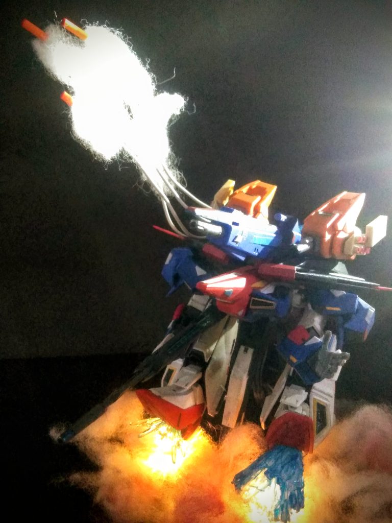 こんな感じでグタグダ！だらっト！！実行です😤💨💨 デザイン的には、とってもカッコいい『Ζ ガンダム』だけど名シーンが思い出せない(射撃戦の記憶しかない⤵️｢UP主｣基準だけど)┐(´∀｀)┌ でも！リアタイ時の作画事情だと、活躍シーンを盛り込むのは、大変だったのかな❓『カミーユくん』も設計に携わっていたのだから、もう少し『ゼータ』に対して感激したり、愛着を持った接し方をして欲しかった(｢UP主｣個人の想い)(´＿｀。)ﾞ そして『ゼータ』の可変機構が『歌がストーリーの中核で、可変戦闘機のドッグファイト(ITANOサーカス)が現在の戦闘演出の礎と成っているアニメ』へのアンチ？なのは有名な話し(UP主の独断と偏見)( ´∀｀ )b マア、こんな感じですが‼️『ゼータ ガンダム(無REVIVE版)』は傑作キット💕ヾ(●´ω｀●)💘 この事実が、ハッキリ示されましたネ❓ﾟ+.ﾟ(´▽`人)ﾟ+.ﾟ