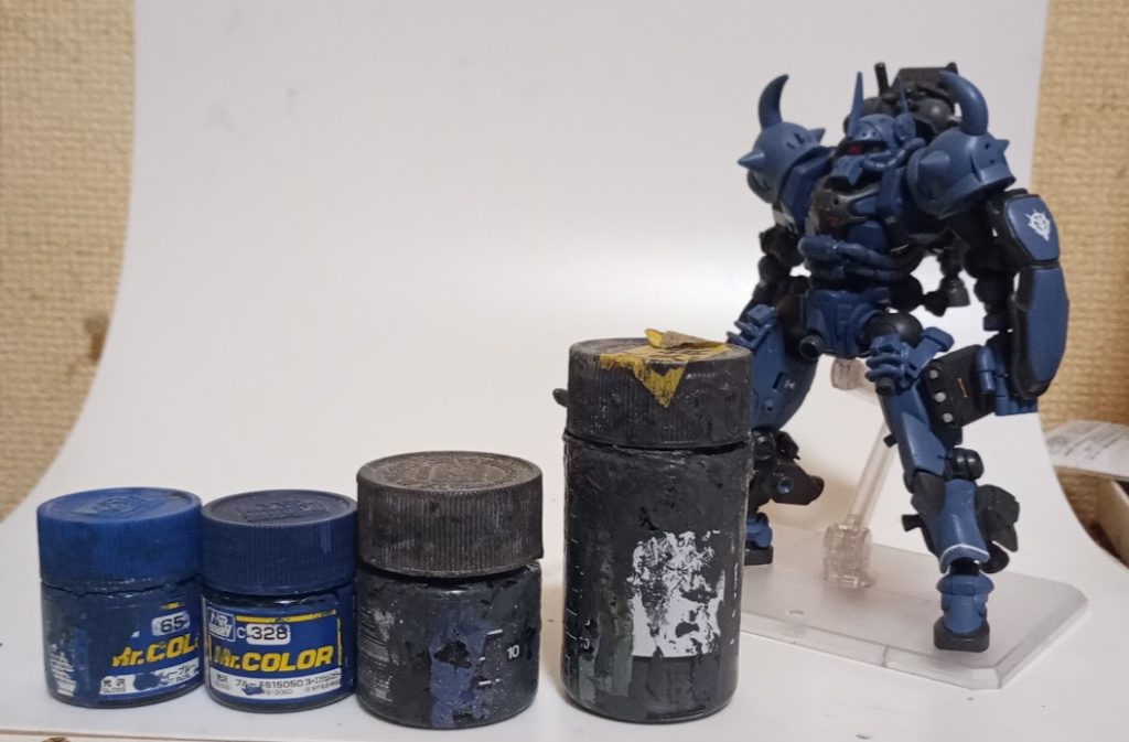 塗装レシピ本体腕、脚:継ぎ足し使ってる熟成のブルー本体胴体:No.328 FS15050ブルーエンジェルスカラーフレーム、バックパック等:継ぎ足し使ってる茶系のグレーバーニアノズル、ヒートロッド等:継ぎ足し使ってる青系のグレー最後までご覧いただきありがとうございました!