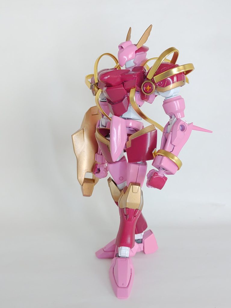 スマートな体型になるよう意識しました。足揃えてスラッと立ってるイメージが強いので下半身の可動はかなり気にかけました。