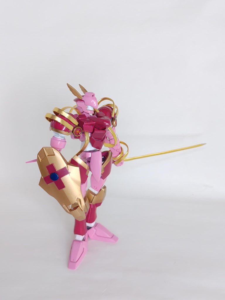 帯刃は手に握らせればナイトモンの名に恥じない剣スタイルでの戦闘も可能。