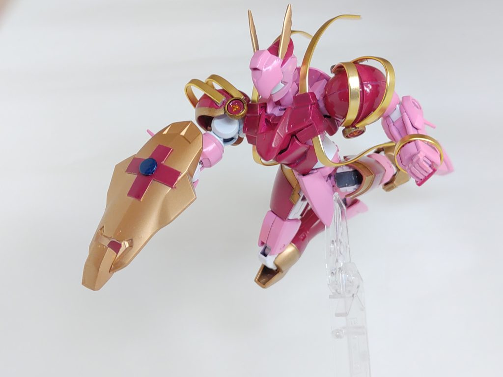 必殺技は右腕のパイルバンカーで衝撃波を打ち出すアージェントフィアー！