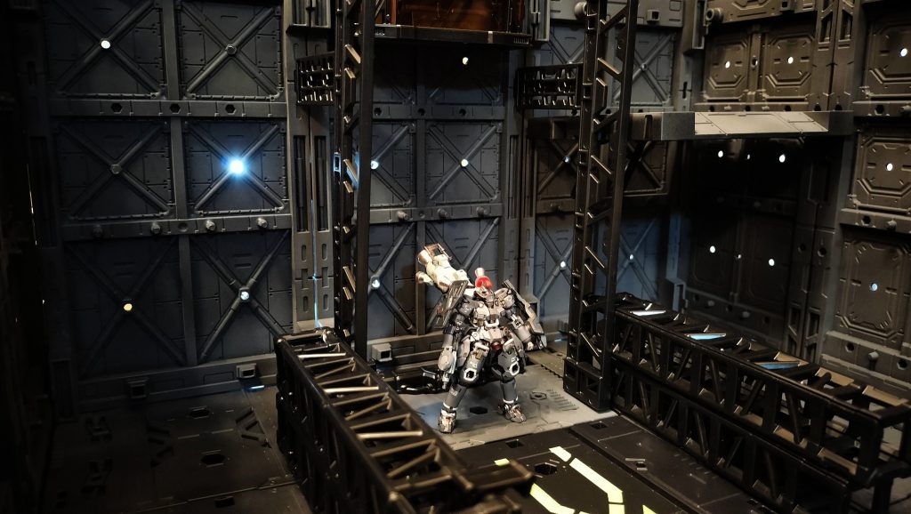 14. マシンガンと左腕のシールドはPH5のザクキャノンから拝借です。