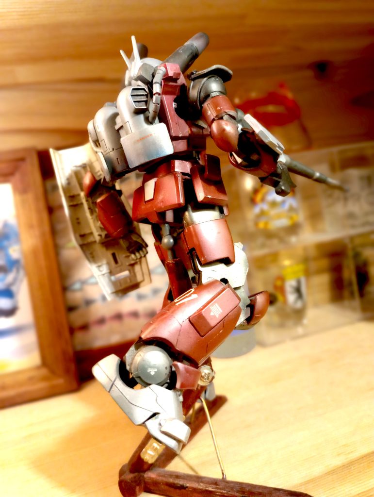 ガンプラの良い所はスコープドッグやデストロイドみたいな説得力がないデザインだから何やっても良いし可能性が無限に広がる。結果的にそれが模型として面白いから良いんだろうなｗ