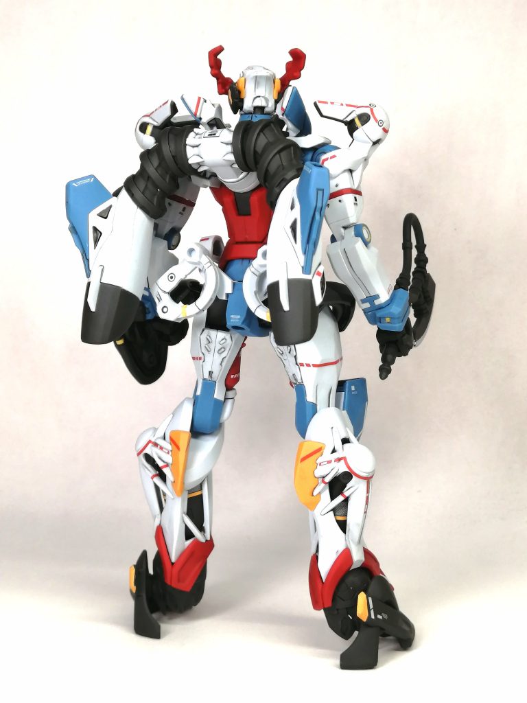 ガンダムというよりエヴァンゲリオンっぽいですね😄製作工程は、部分塗装→スミ入れ→デカール貼り付け→つや消しトップコートで仕上げです。