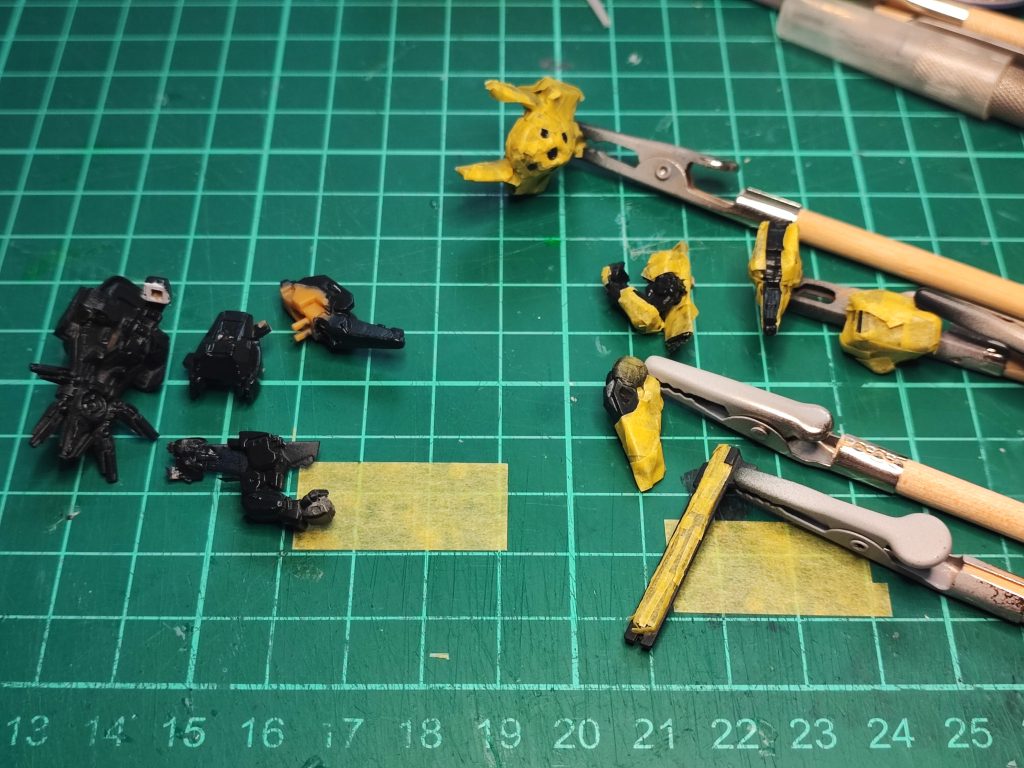 今回は、A.O.Z Re-BootのVol.60のイラストのような清潔感を出したくてエアブラシでの塗装しました。マスキングがヤバかったです笑