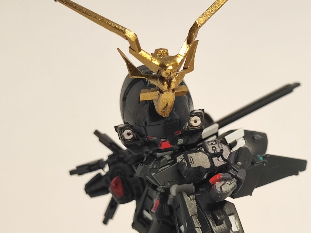 頭部のサイコブレードはランナーから作成しています今回はエアブラシ塗装でツインアイやセンサーなど細かな部分も塗装してみました