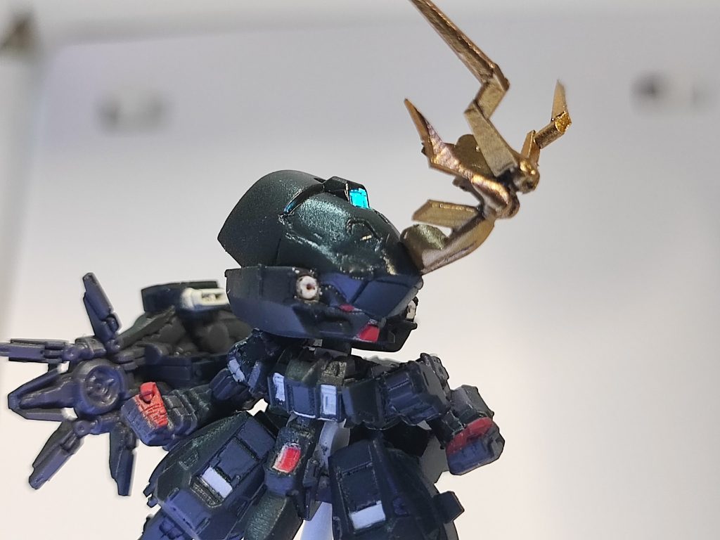 メインカラーをミッドナイトブルー、関節色やメカ部分をメカサフヘヴィ+エヴァダークパープルで塗分けたのですが、メカ部はもう少し明るくても良かったかも