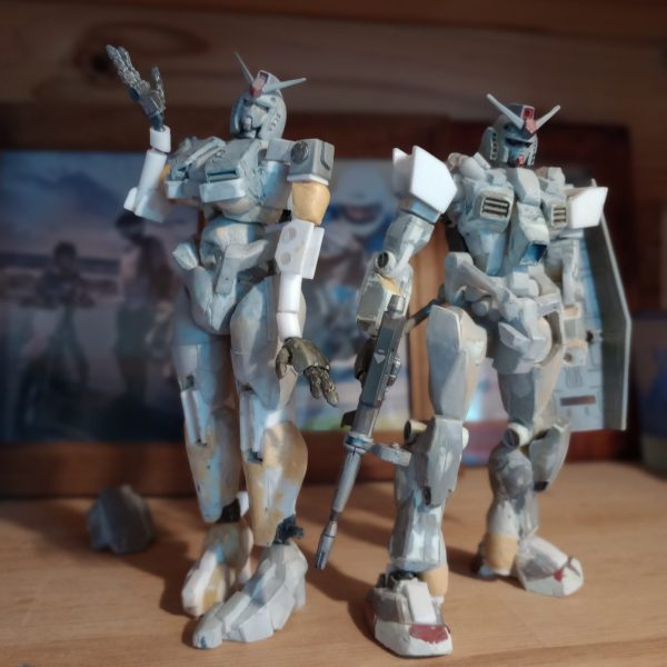 左hguc,右fgガンダム 