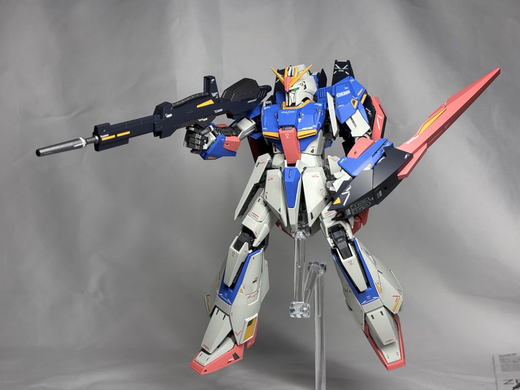 ゼータはポーズが難しいです