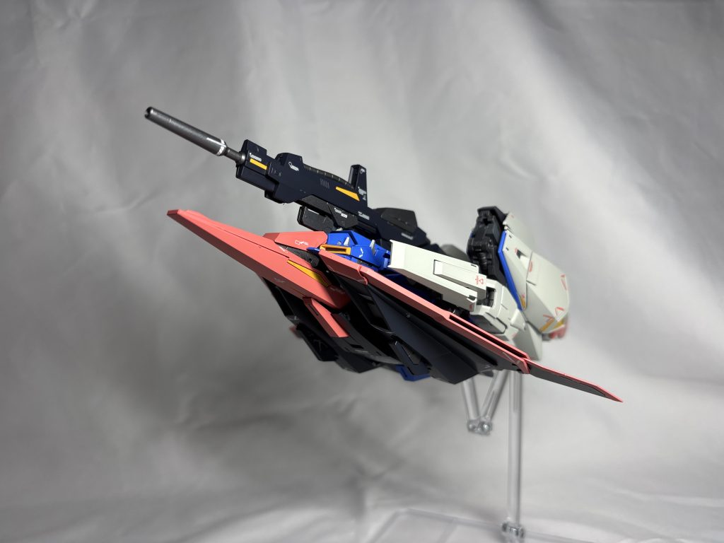 (白)グレサフ→ライトグレー、(青)青サフ→ジェネシスブルー、(赤)赤サフ→シャアピンク