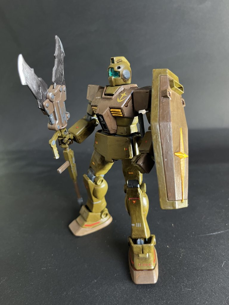 足の付け根の方を一度切ってから0.5ミリプラ板を3枚重ねてパテで埋めてヤスリかけしました。ヤスリが甘かったのでゴワゴワが残ってしまいました。次にやる時はそこ気をつけたいです。