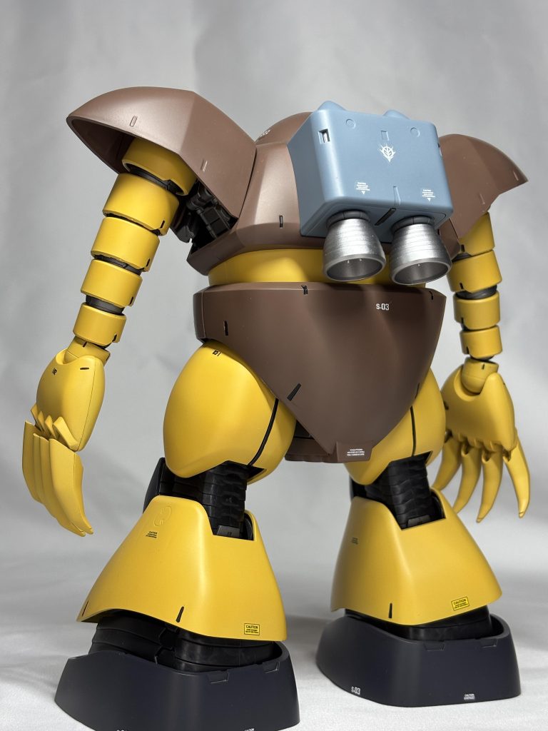 後ろから、ちょろっと塗り分けしました。