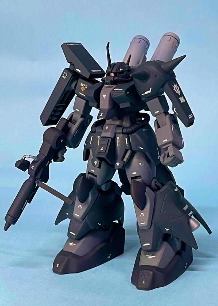 HG ザクⅢ改を親衛隊カラーに全塗装。8日のガルスJ発売を記念しての制作一週目。