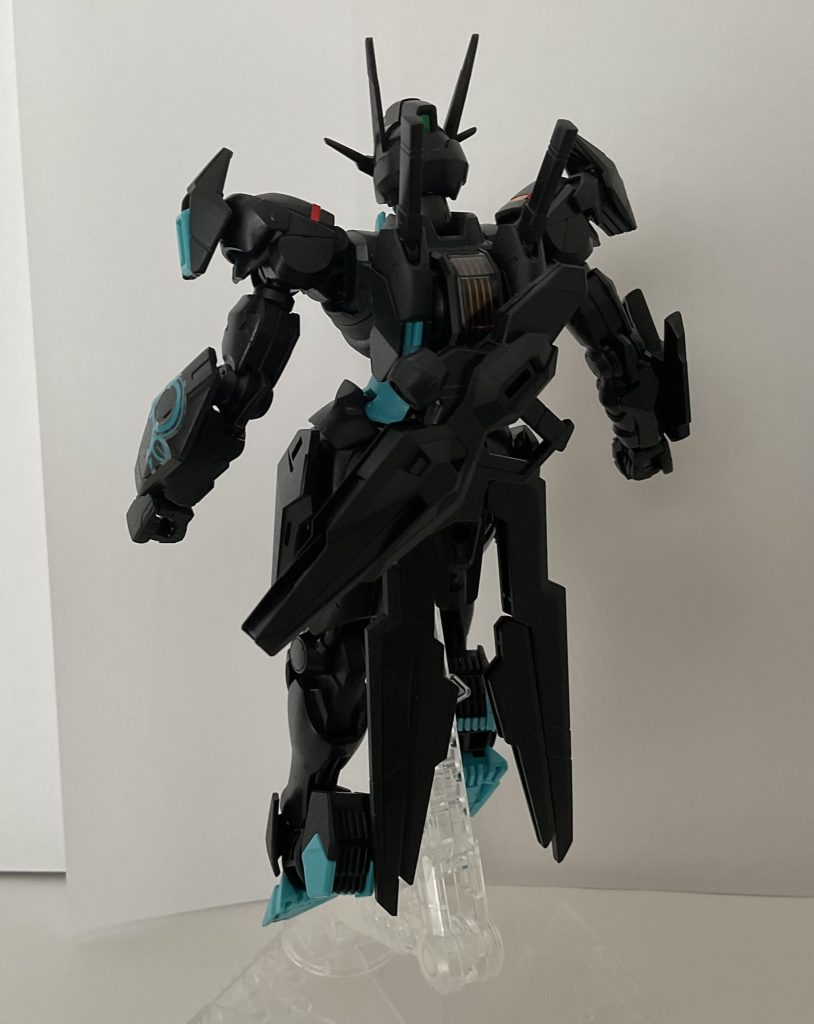 付属していたパーツを使うことで、ビームライフルを後ろに装備することができるみたいです。これもありがたい。