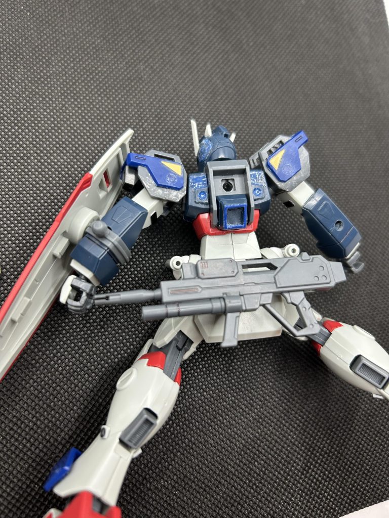 ライフルのフォアクリップの隙間に差し込んだだけです。
