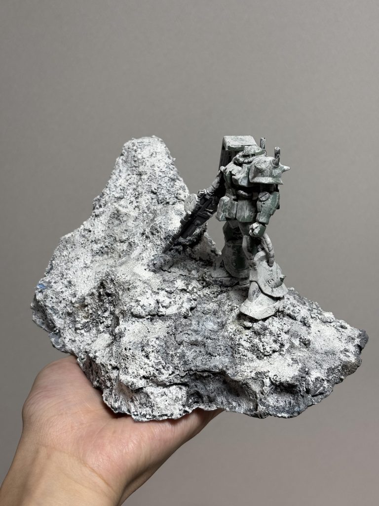 雪山とザク　ジオラマ–4枚目/制作者：ボンセラ