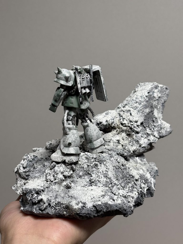 雪山とザク　ジオラマ–3枚目/制作者：ボンセラ