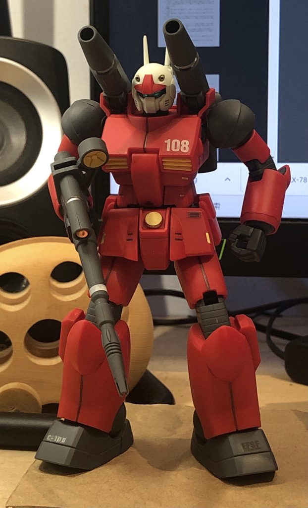 リヴァイブ版というらしい。ちょっとスリム過ぎない？とも感じましたがいつの間にかガンプラも進歩したのだなと感心したものです。