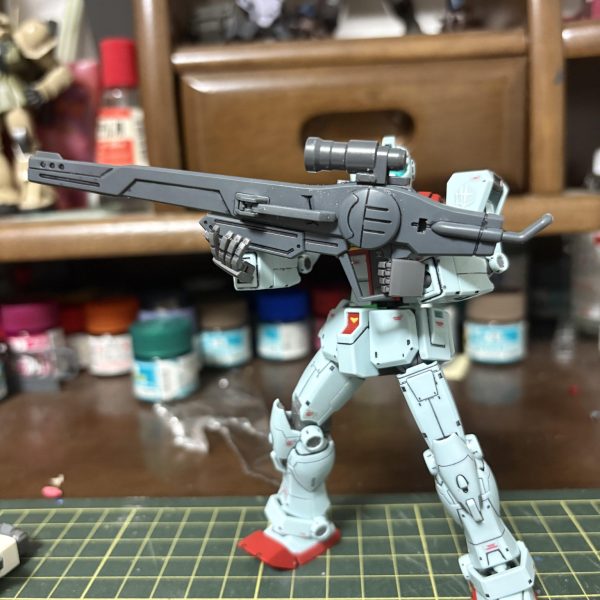 まず最初に武器の改造をしていきました！レールガンを主体に、全体的にスナイパーライフルになるよう制作をしています！（2枚目）