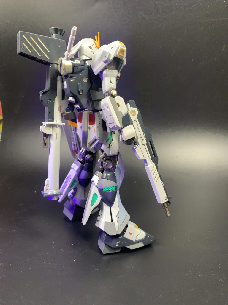 サイドショット。いつみてもνガンダムはカッコイイ。(gundam-kao2)