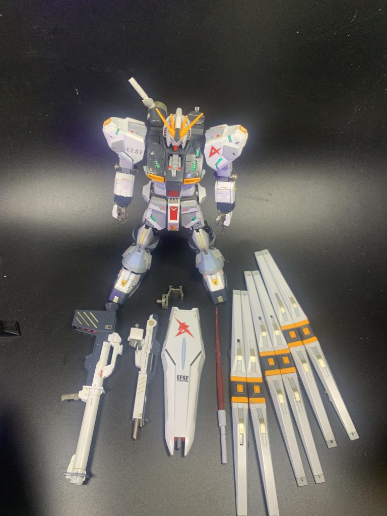 全武装。やはりエントリーグレードとは違い武装は多いですね、当然ですが……