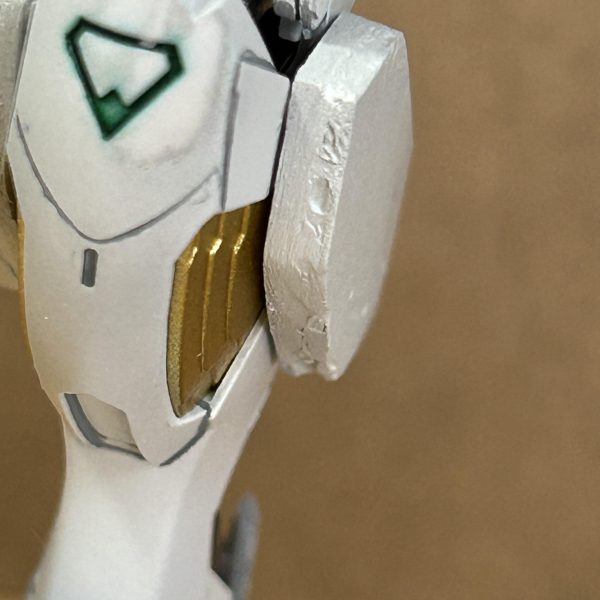 HG バルバトスルプスレクス　改修、塗装、終了しました。メタルロボット魂を参考にしました。主な改修点は、アンテナ幅増し、腹部シリンダー自作、胴体延長、全身に渡りプラ板を一mm程貼り、ボリュームUP、爪のスクラッチになります。 初めての改修制作で、制作期間は半年ほどかかりました。見れば見るほど粗が目立つ部分が多いのですが、造形は近くなった気がして嬉しかったです！達成感すごい。。。笑初めての投稿になりますので優しく見守ってくださると幸いです！イイネや、コメントくださるととても励みになります！🥹🥹色んな方と共有しあえたら嬉しいです！今後ともよろしくお願いします！  （3枚目）