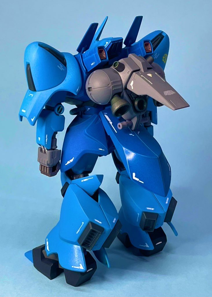 説明書とおりコバルトブルーの量を調整して設定色に近づけました。