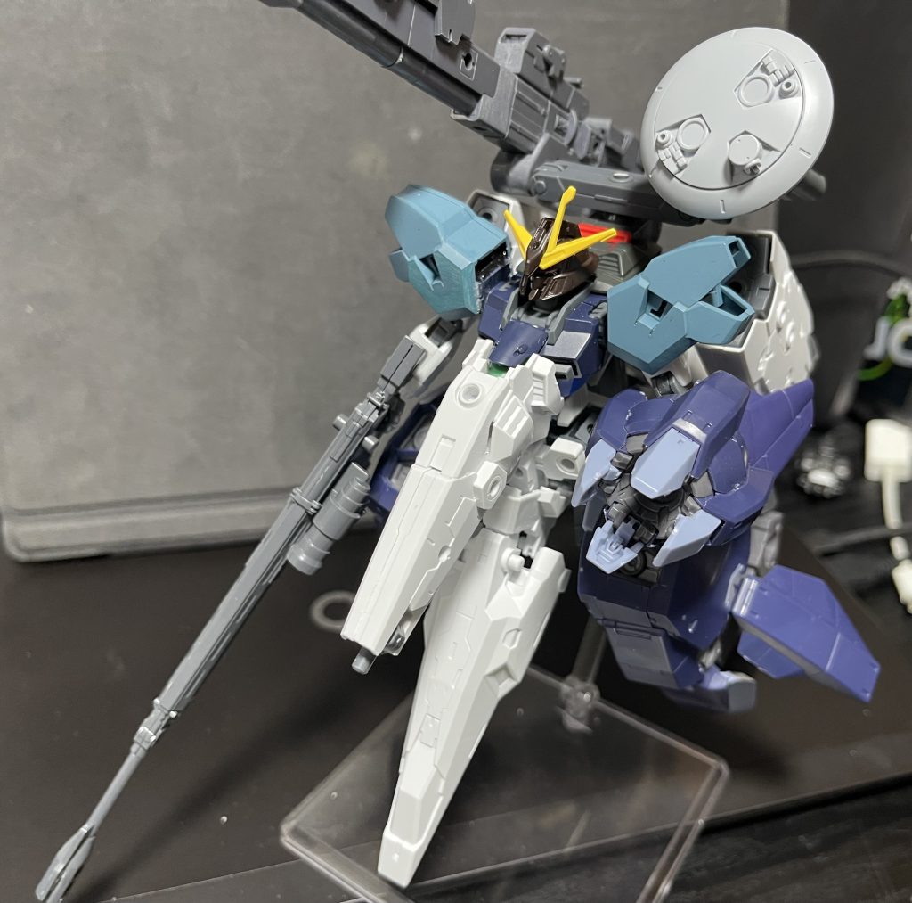 ミキシング中。各パーツは接着はせず、バトルアームアームズ等を使って接続しています。
