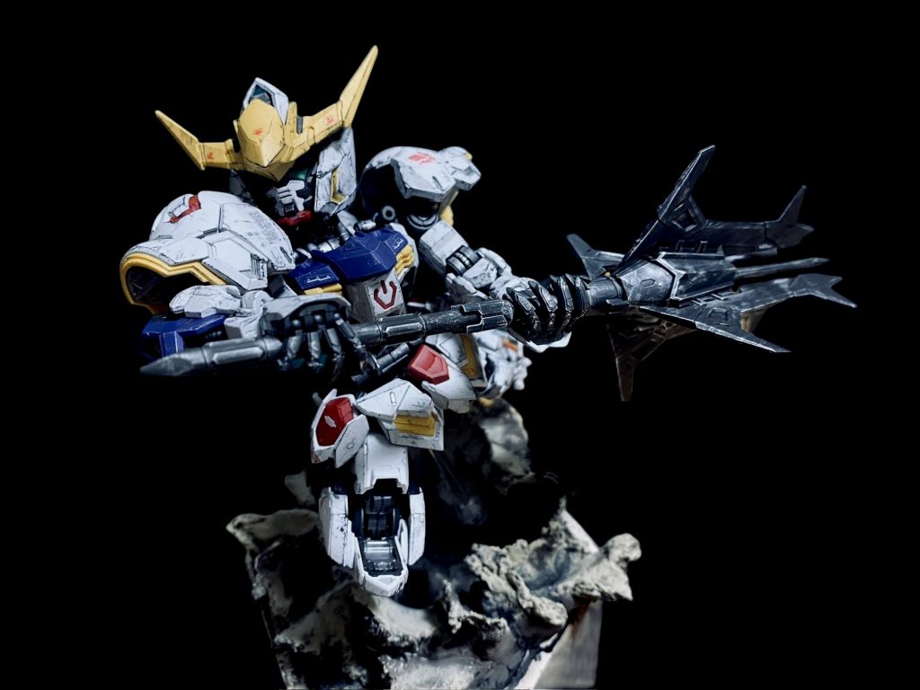 ポージングは〈バルバトスといったら…〉な1話起動後初の登場シーンをイメージして見ました！キットもジオラマも簡単仕上げなので、気楽に楽しめました！