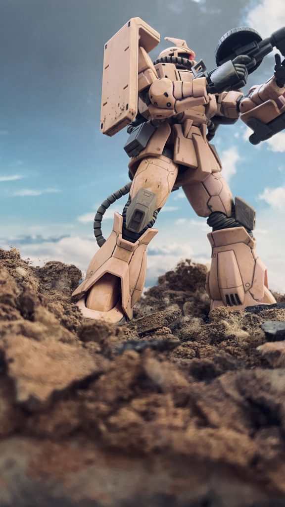 もう一体もメルカリで完成品を購入しディテールアップしています。最近歳のせいか組み立てが億劫となりつつあり組み上がった状態のものをアレンジする方向で模型制作を進めています。