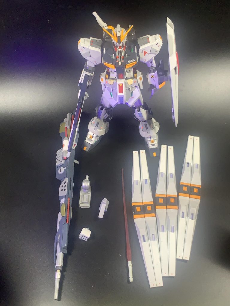 全武装です。オリジナル武装はマウントできるように接続用の部品もスクラッチしております。