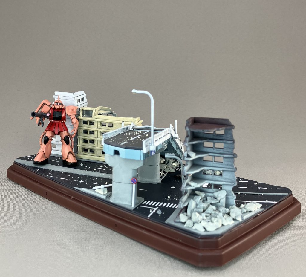 手持ちのジオラマと。