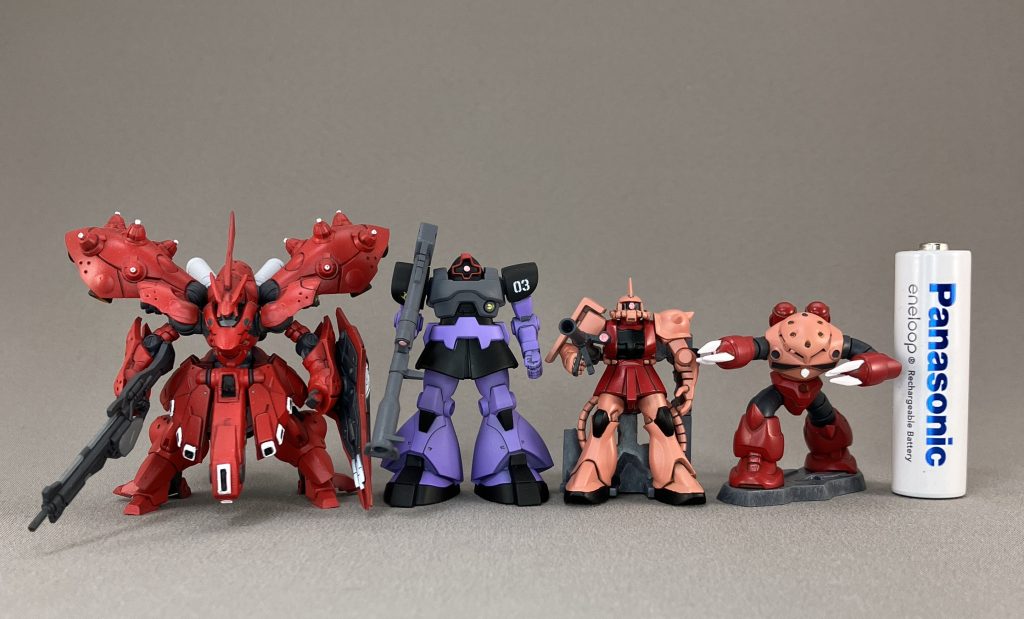 近いサイズのプラモと。アーティファクトが一番大きいなんてなかなかないですね。