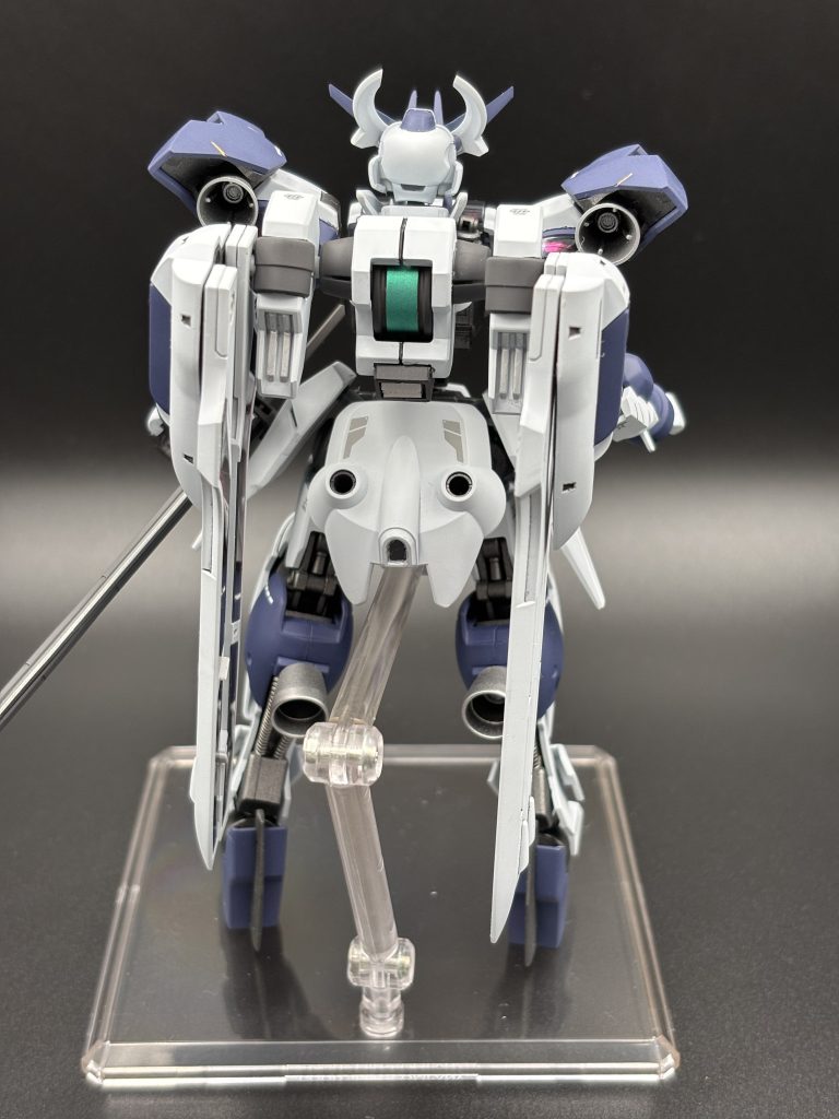 バックパックは、ヴィダールの物に、シュバルゼッテのパーツを使用して、ガーディアンを取り付けられるよう改造