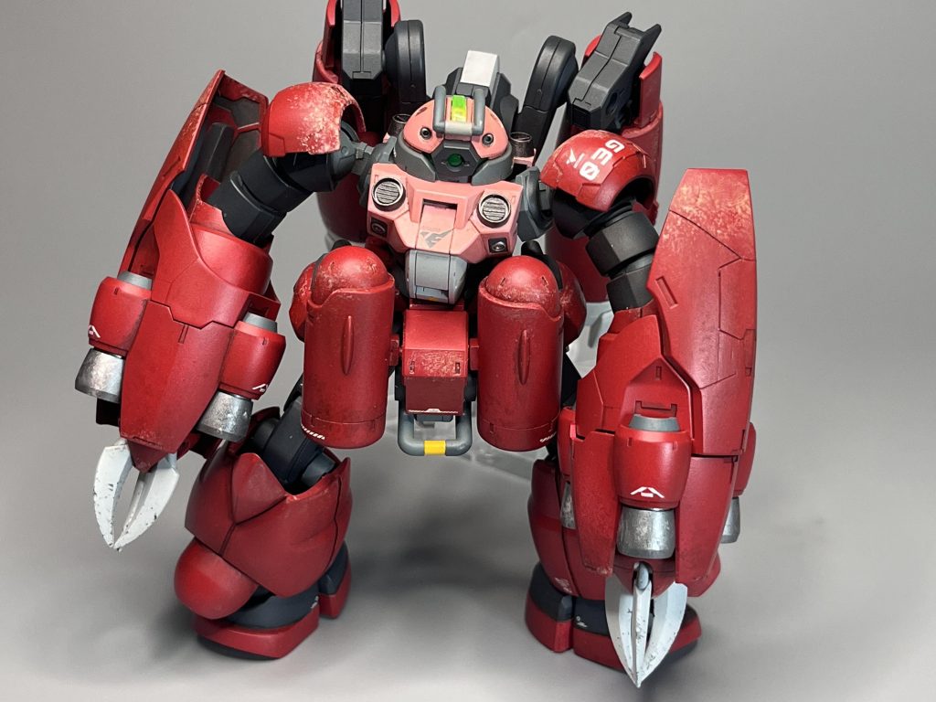 火力不足を懸念するパイロットのために、腕部装着型大型複合兵器も用意された。通常時は僚機のアクアティックバランが懸架している。