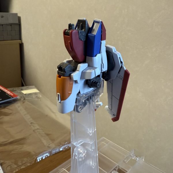 めっちゃ硬かったあと股間部分のパーツははまりが悪いそしてでかい（1枚目）