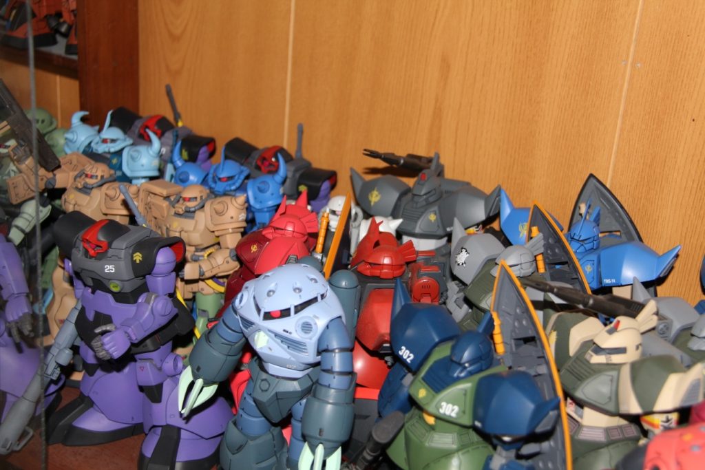 作品名：1990年代後半から2000年代初頭のジオン系<p>過去作です写真もずっと前この頃は組み立ててつなぎ目埋めて専用カラーでベタ塗り3日以内に完成したことも💦ジオンは10年戦えた</p>